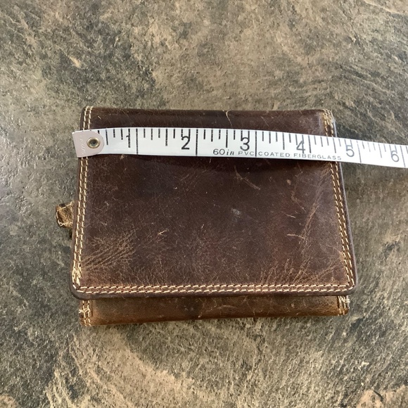 Vintage Adrian Klis Men’s distressed leather wallet - Picture 5 of 13
